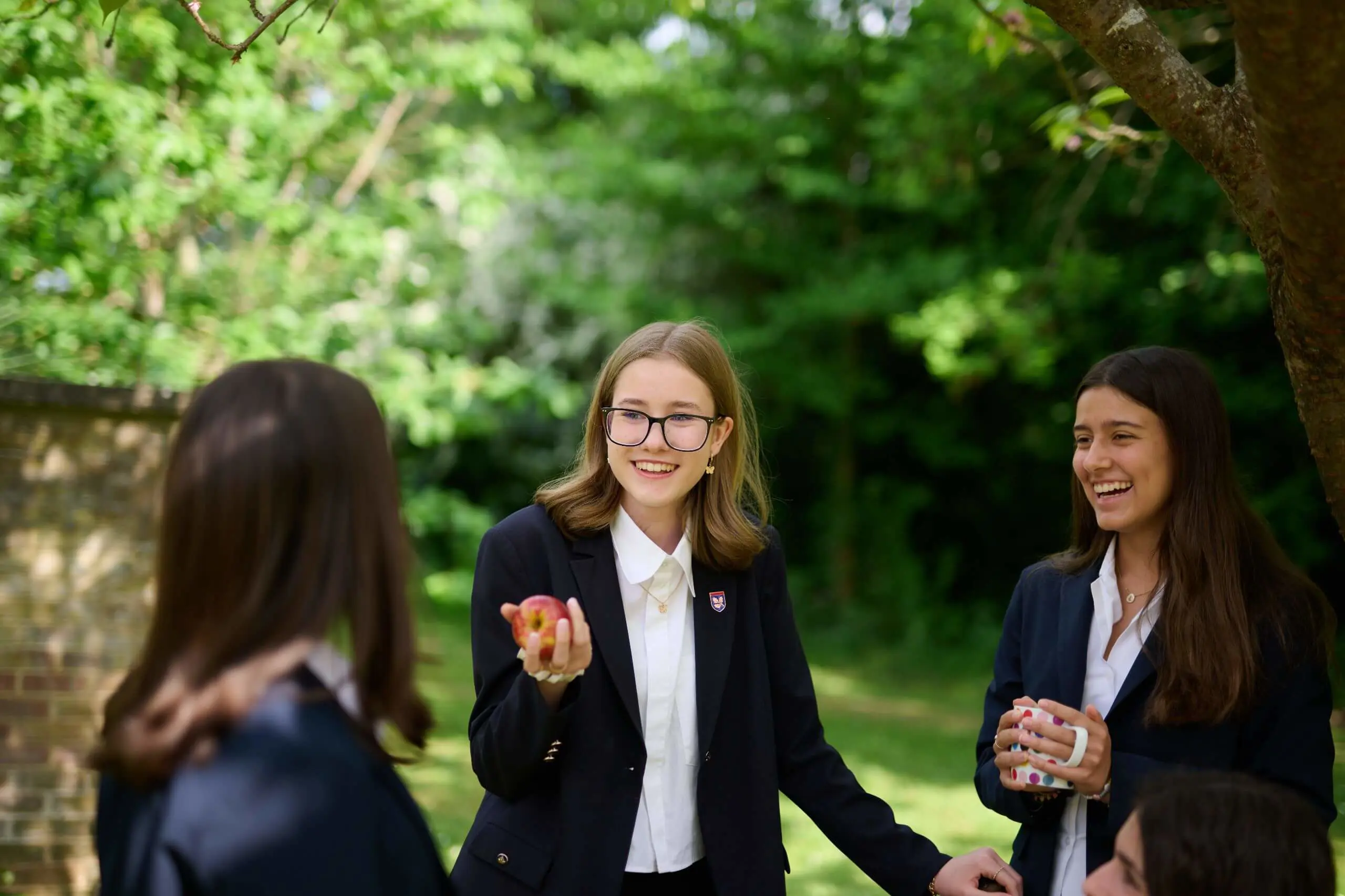 Year 9 boarding girls in Reckitt garden