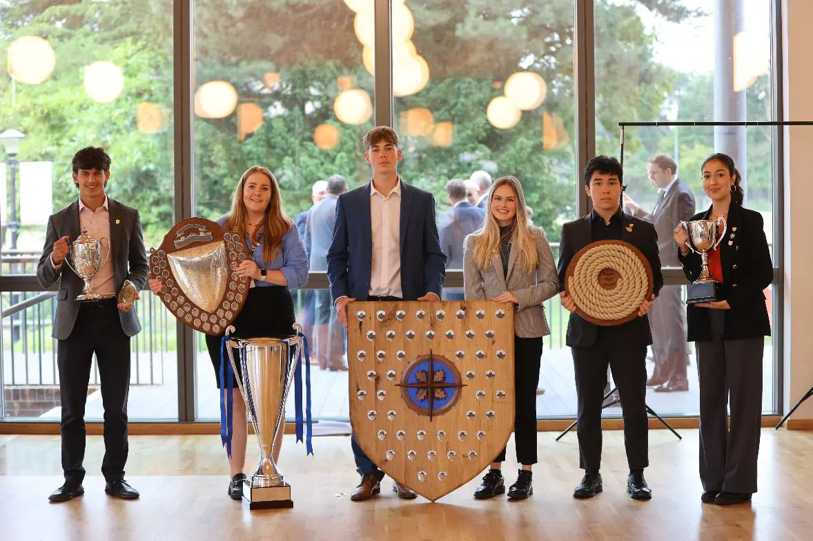 Students winning award
