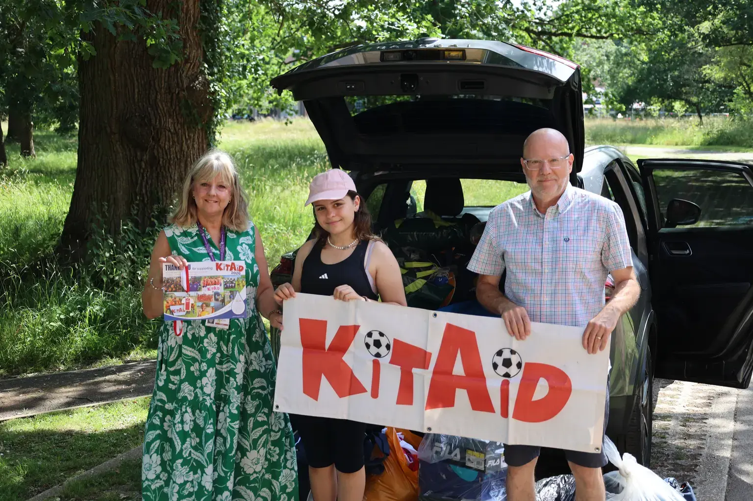 Leighton Park School helps with donations for Kit Aid