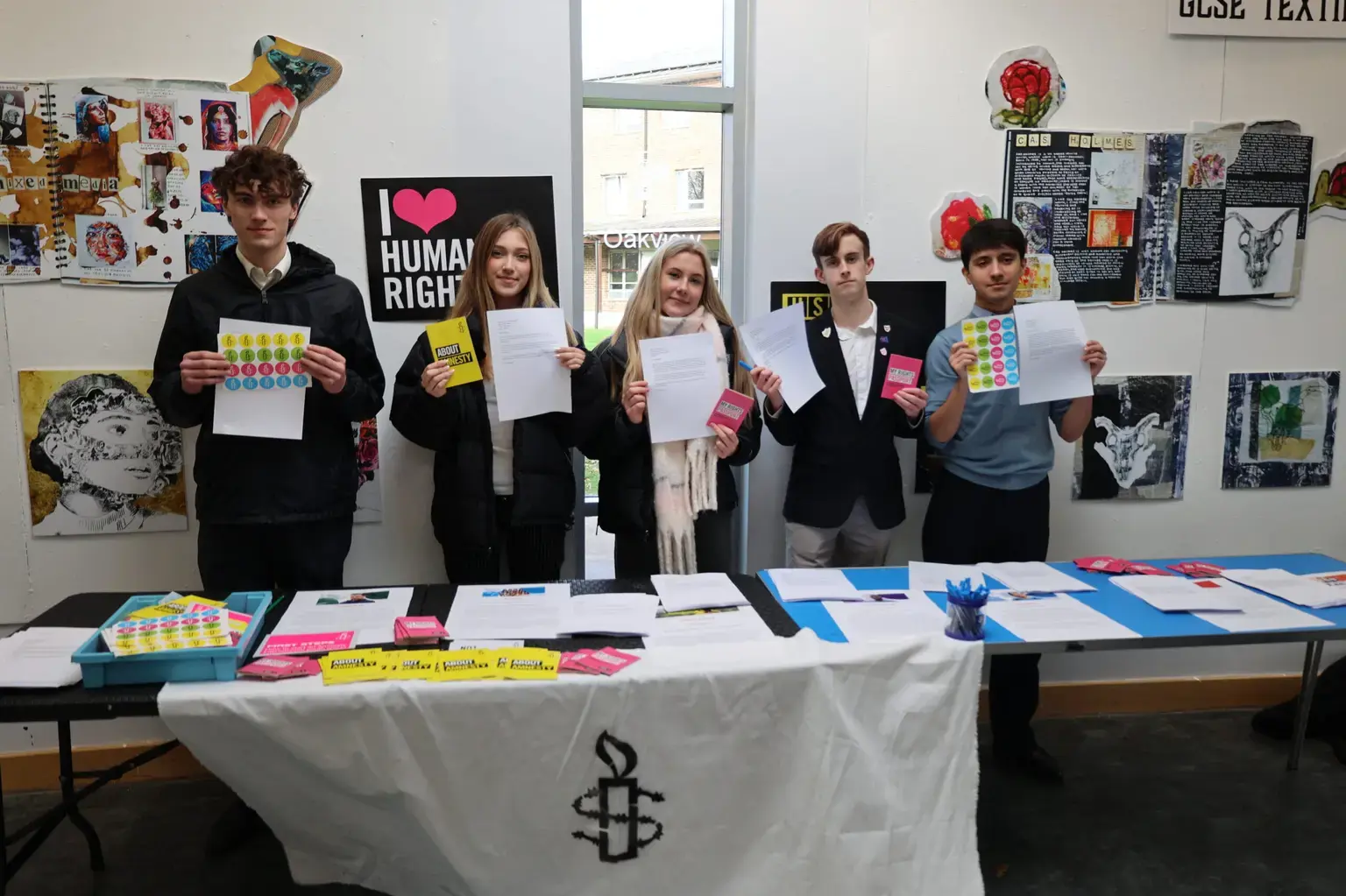 Leighton Park Amnesty International Students Write for Rights