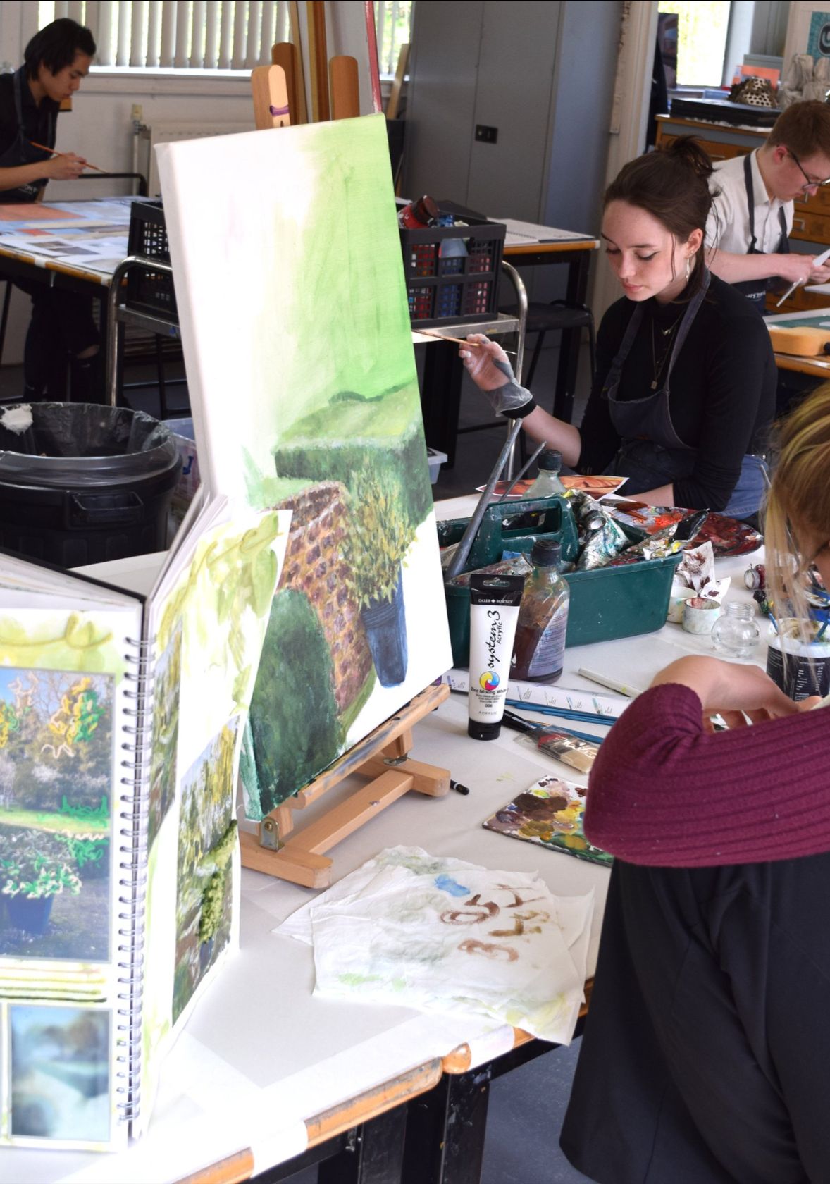 Students in the Art Studio at Leighton Park School