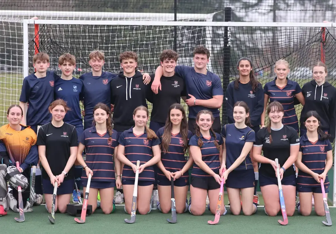 Leighton Park Hockey CoEd Team
